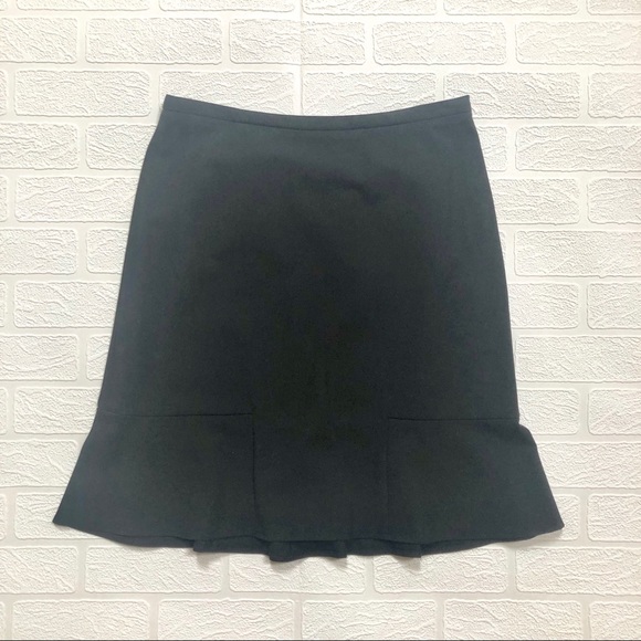 The Limited Dresses & Skirts - RESERVED👗 $18🎉NWT Limited Black Stretch Skirt